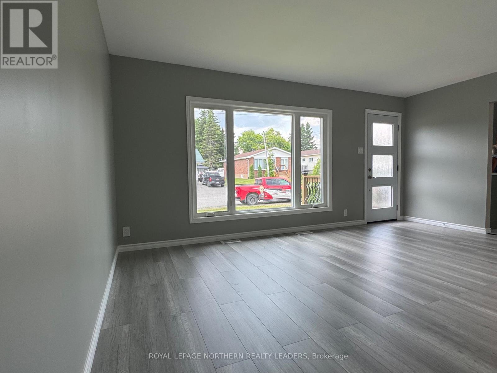 












257 MAIN STREET

,
Timmins (SP - Main Area),




Ontario
P0N1H0

