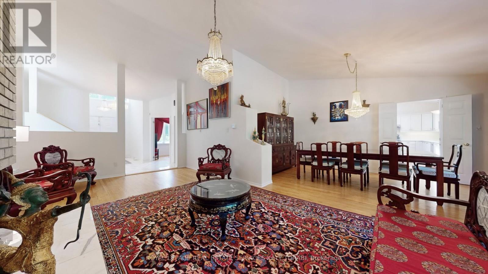 












21 BANBURY ROAD

,
Toronto,




Ontario
M3B2K5

