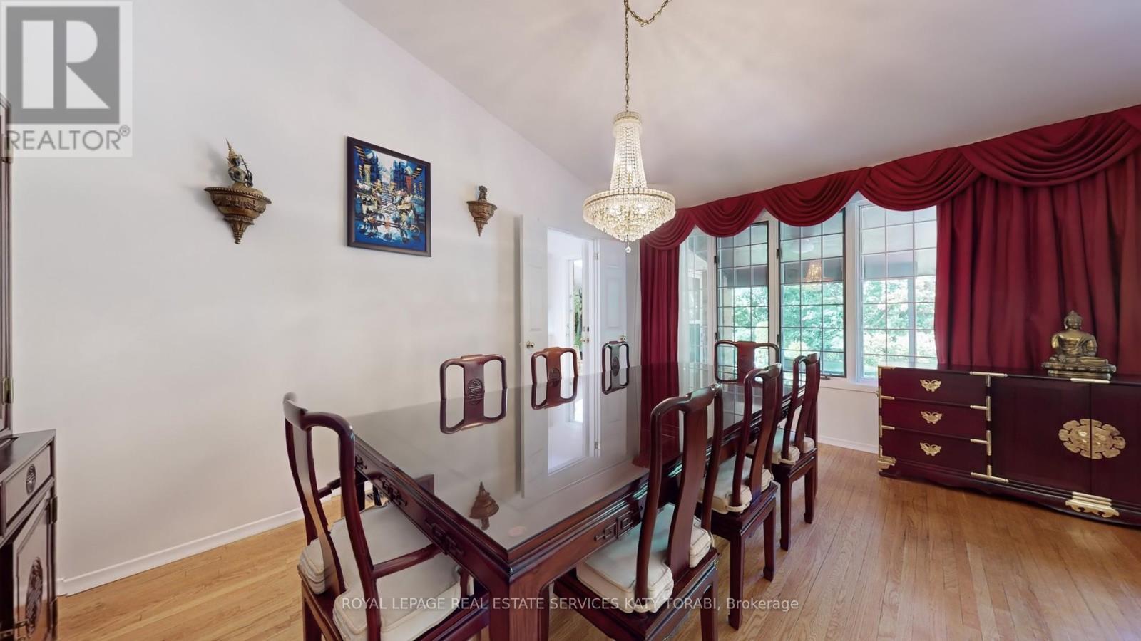 












21 BANBURY ROAD

,
Toronto,




Ontario
M3B2K5

