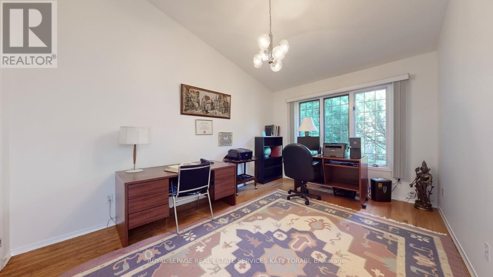 












21 BANBURY ROAD

,
Toronto,




Ontario
M3B2K5

