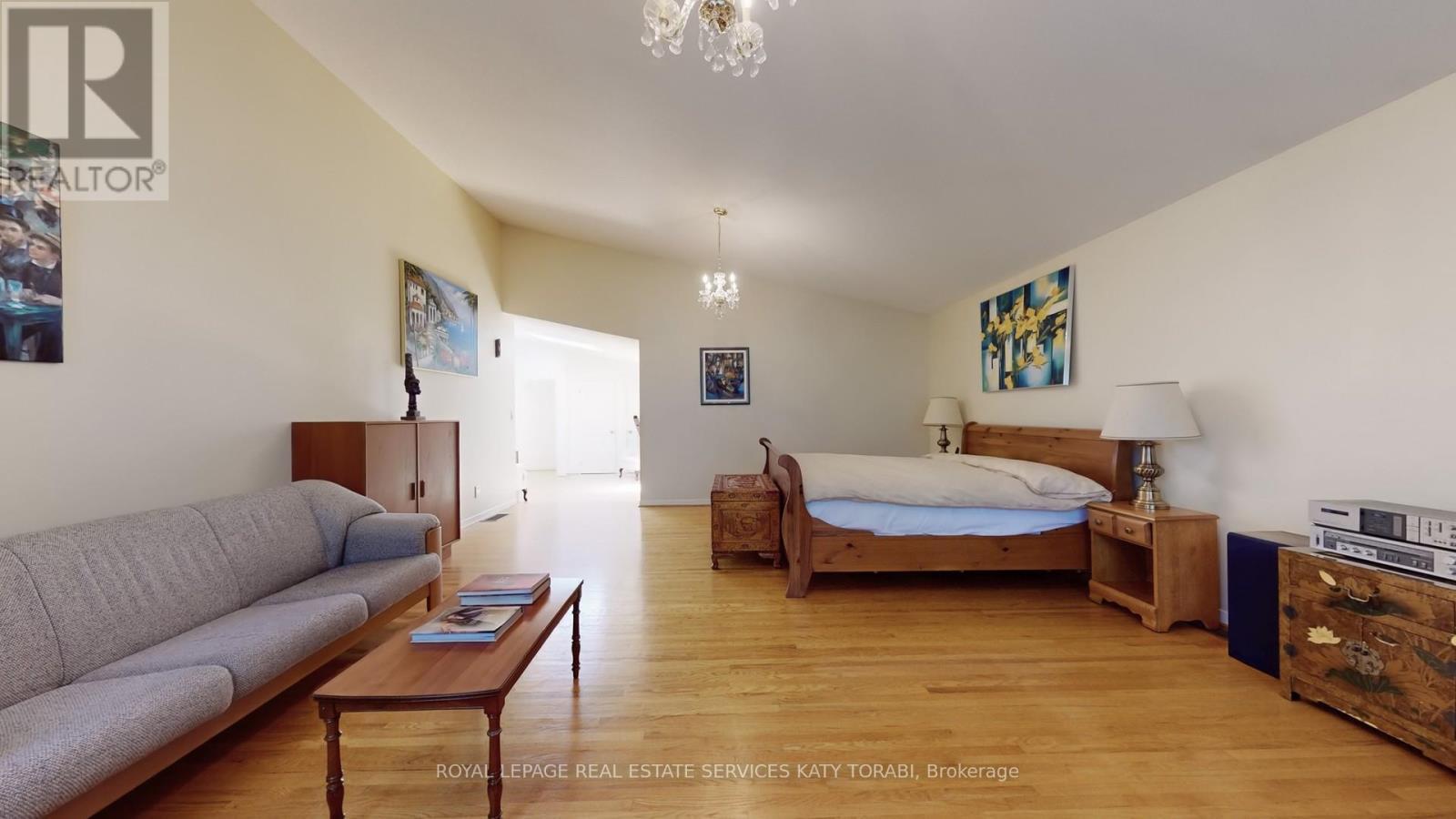 












21 BANBURY ROAD

,
Toronto,




Ontario
M3B2K5

