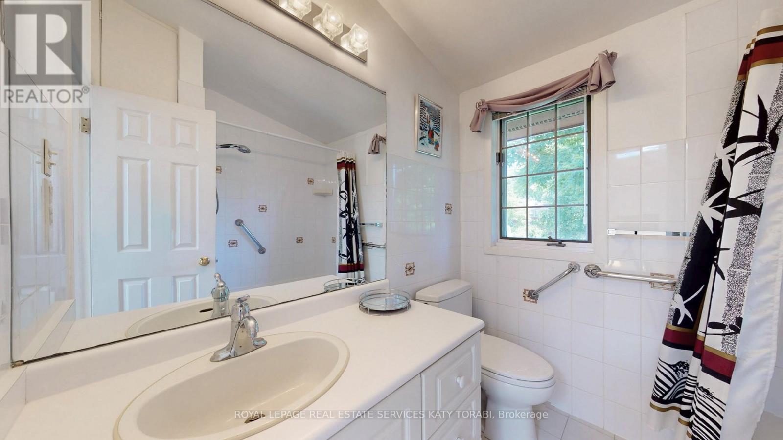 












21 BANBURY ROAD

,
Toronto,




Ontario
M3B2K5

