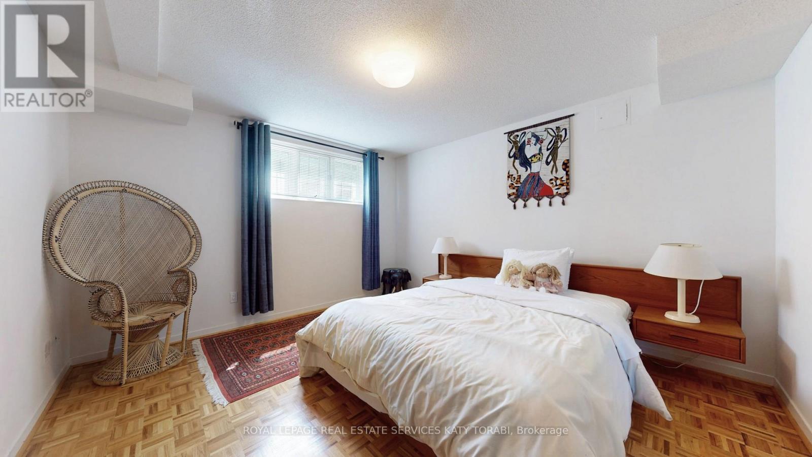 












21 BANBURY ROAD

,
Toronto,




Ontario
M3B2K5

