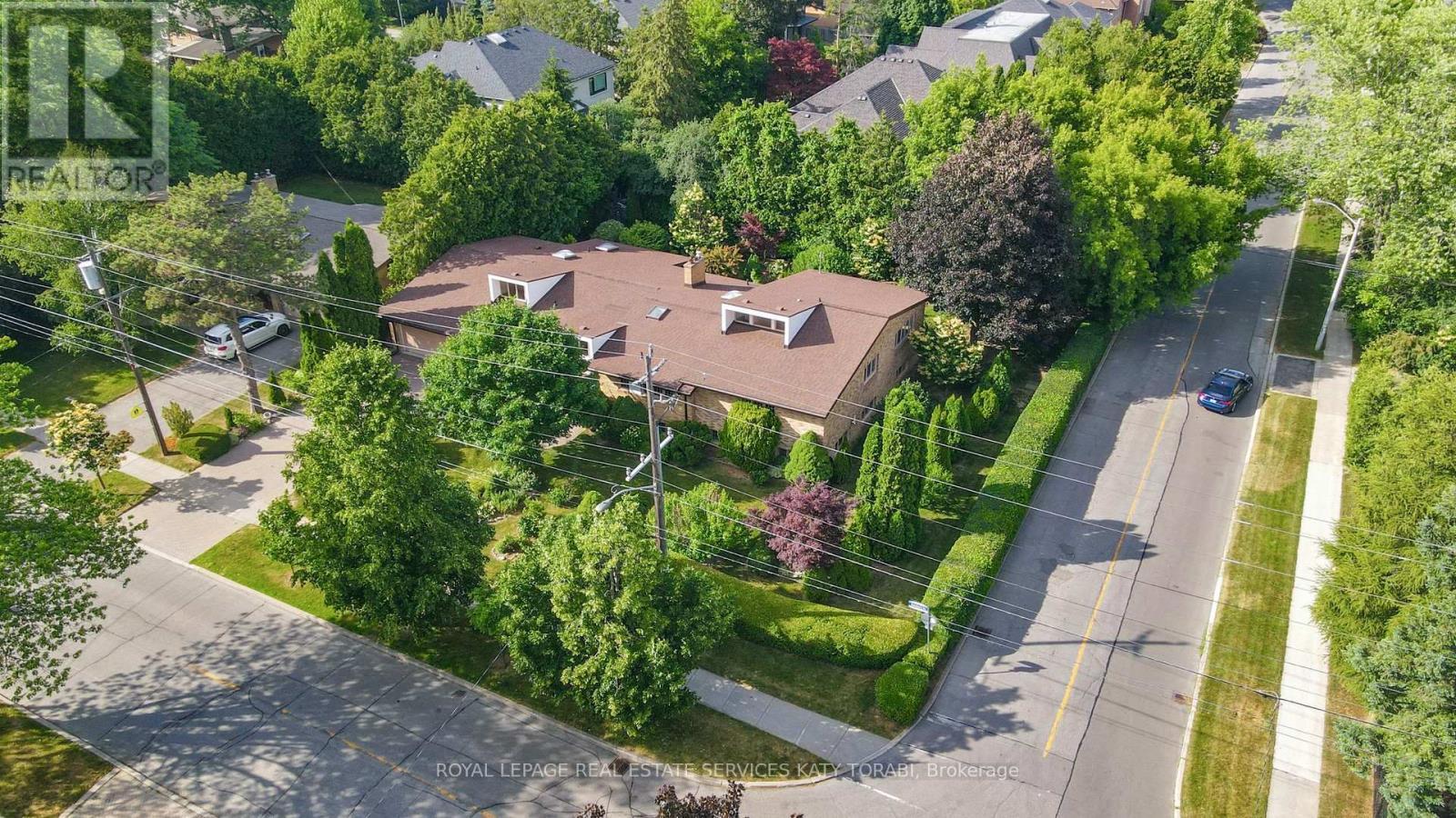 












21 BANBURY ROAD

,
Toronto,




Ontario
M3B2K5

