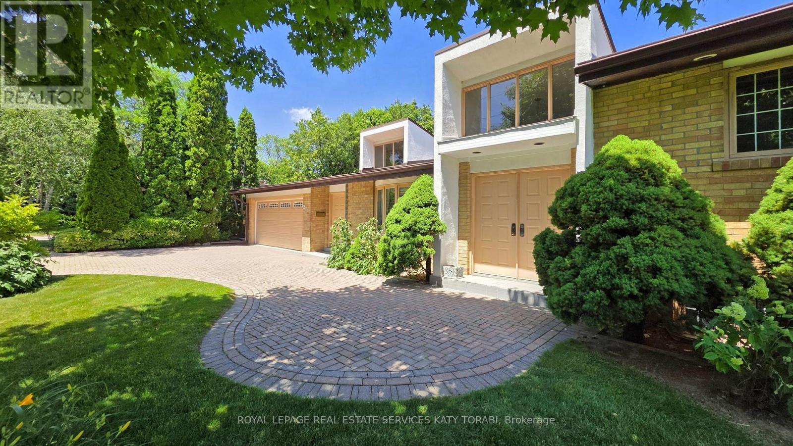 












21 BANBURY ROAD

,
Toronto,




Ontario
M3B2K5

