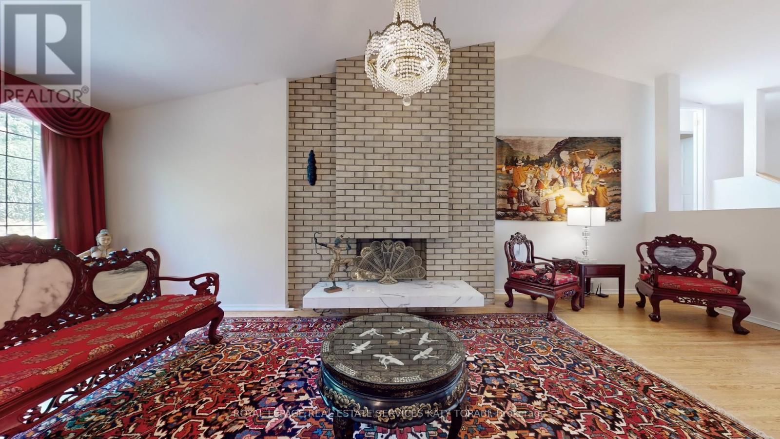 












21 BANBURY ROAD

,
Toronto,




Ontario
M3B2K5

