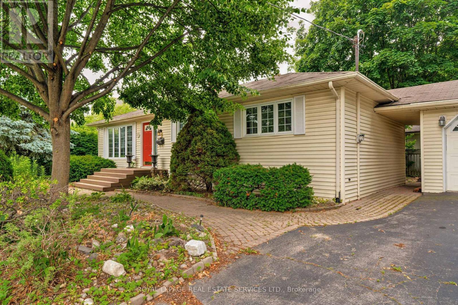 












478 AVON CRESCENT

,
Oakville,




Ontario
L6J2T4

