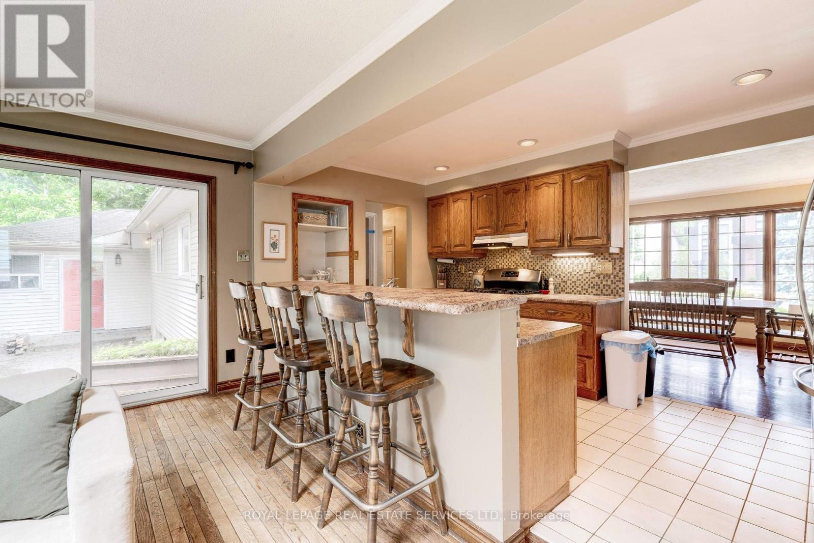 












478 AVON CRESCENT

,
Oakville,




Ontario
L6J2T4

