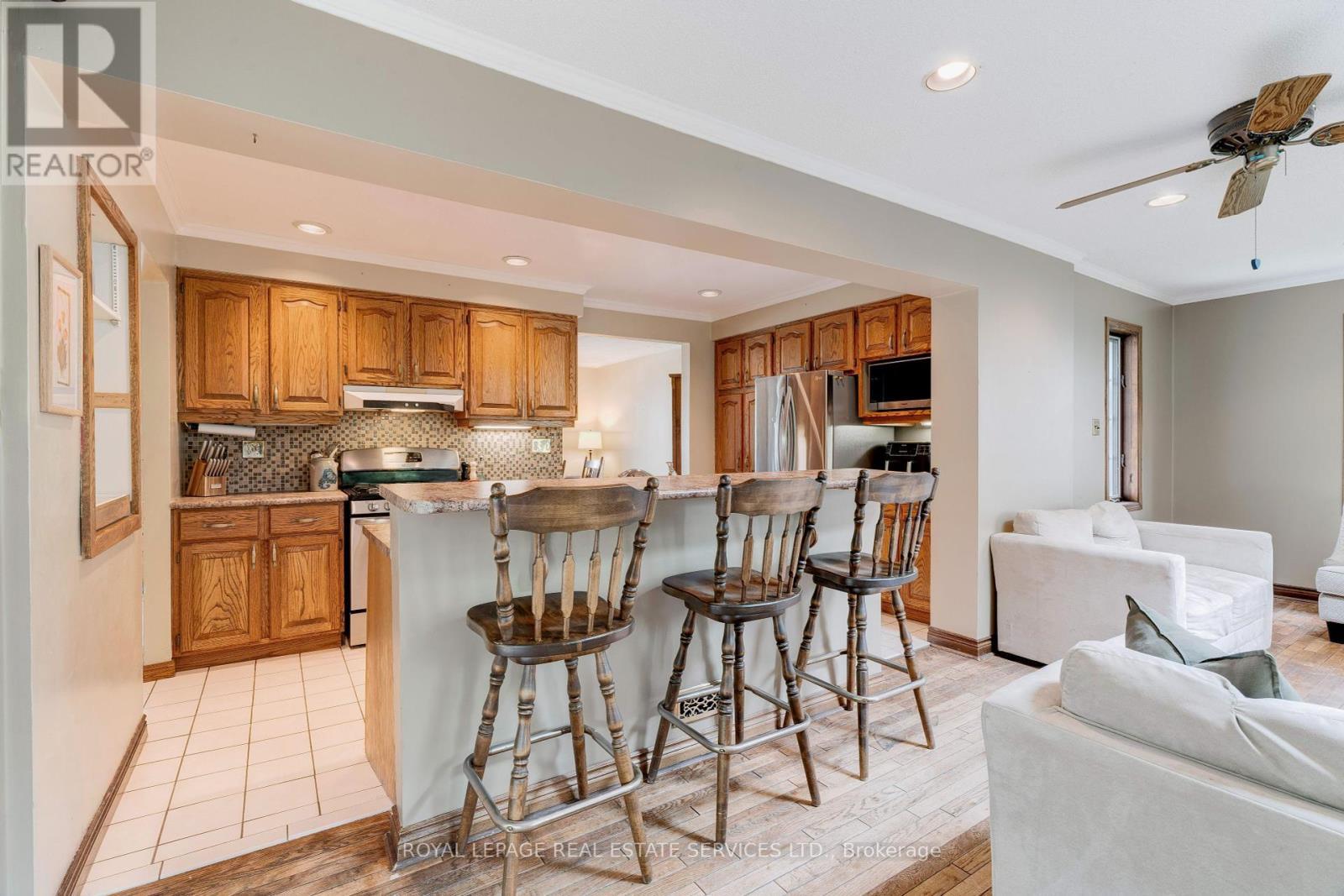 












478 AVON CRESCENT

,
Oakville,




Ontario
L6J2T4

