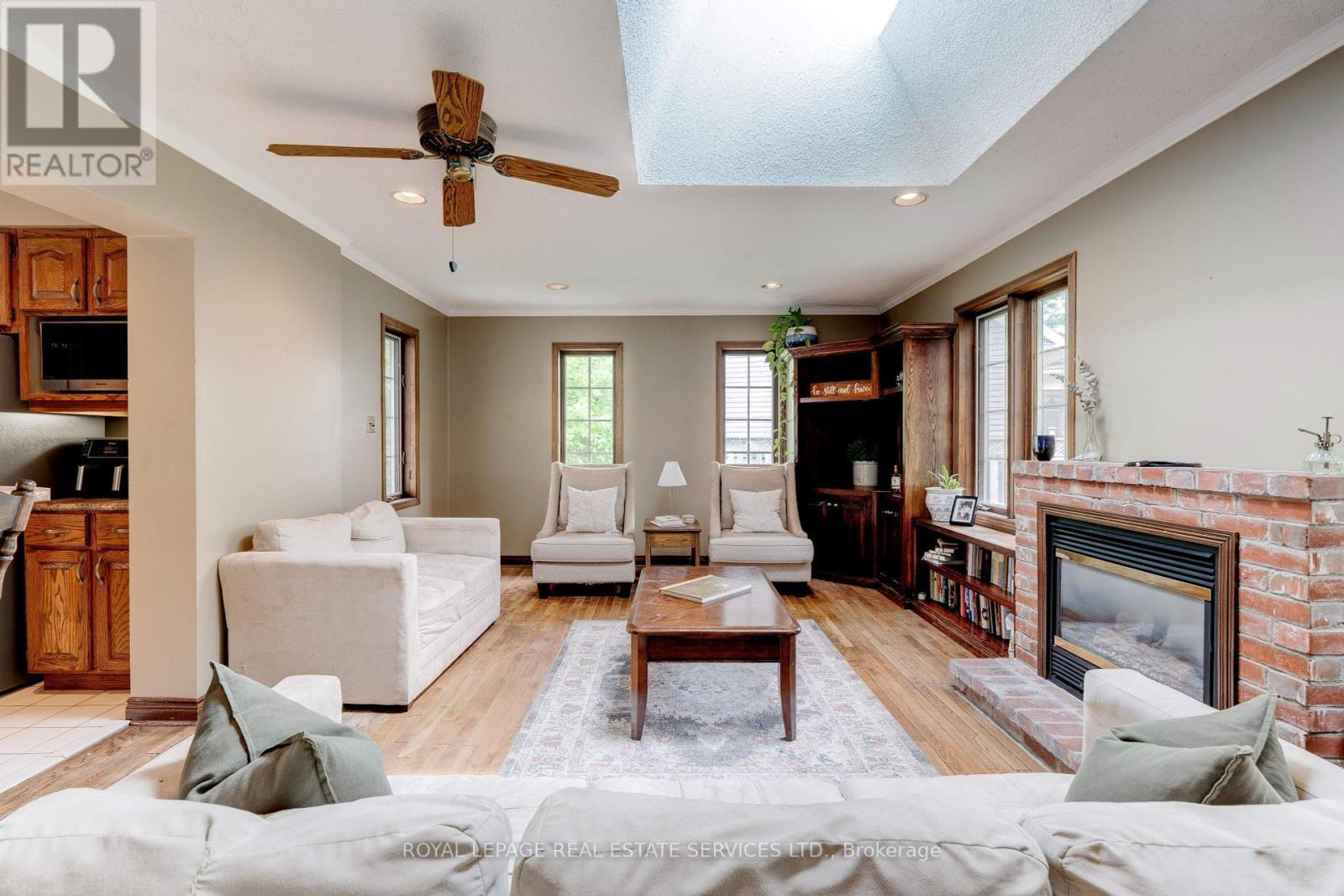 












478 AVON CRESCENT

,
Oakville,




Ontario
L6J2T4

