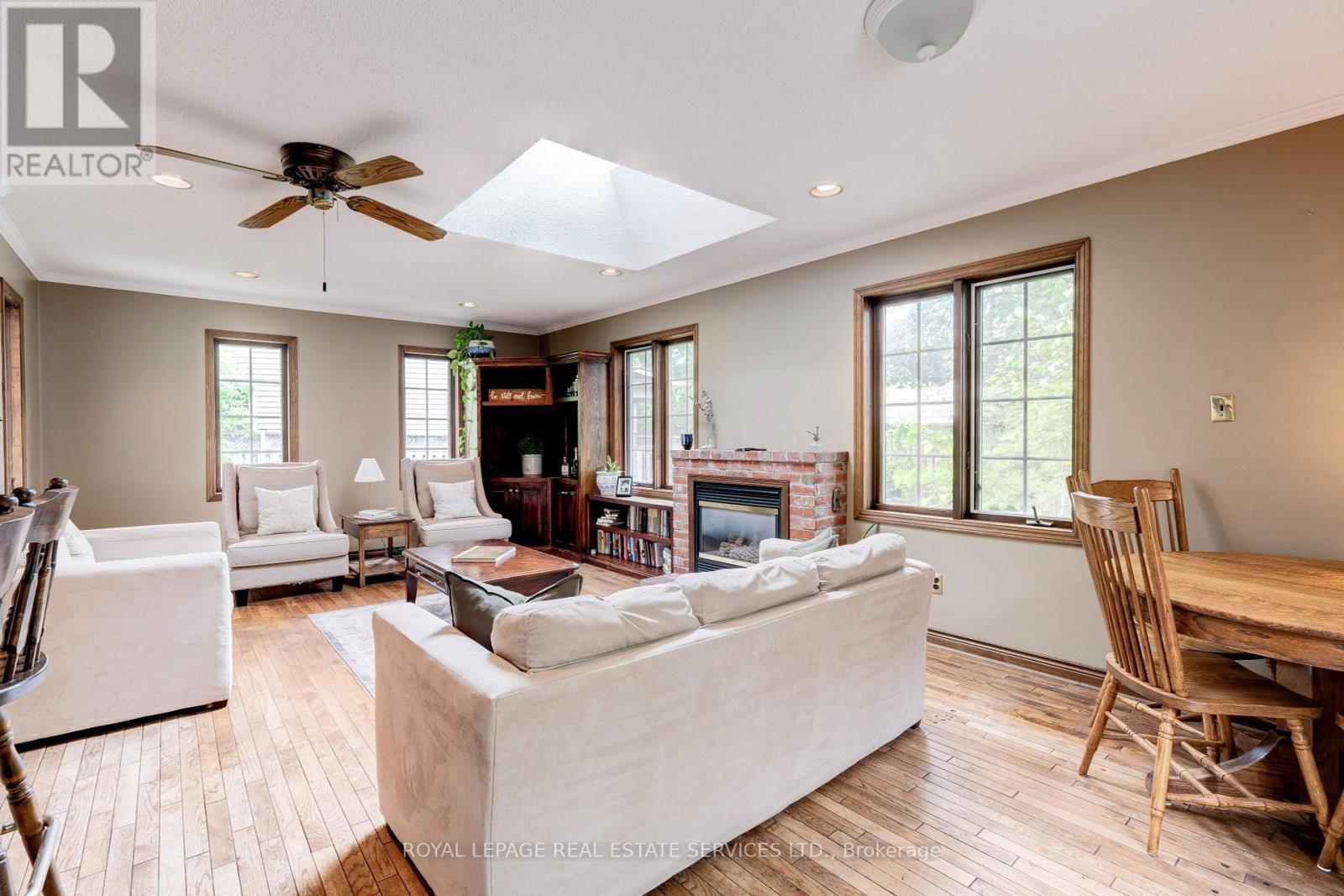 












478 AVON CRESCENT

,
Oakville,




Ontario
L6J2T4

