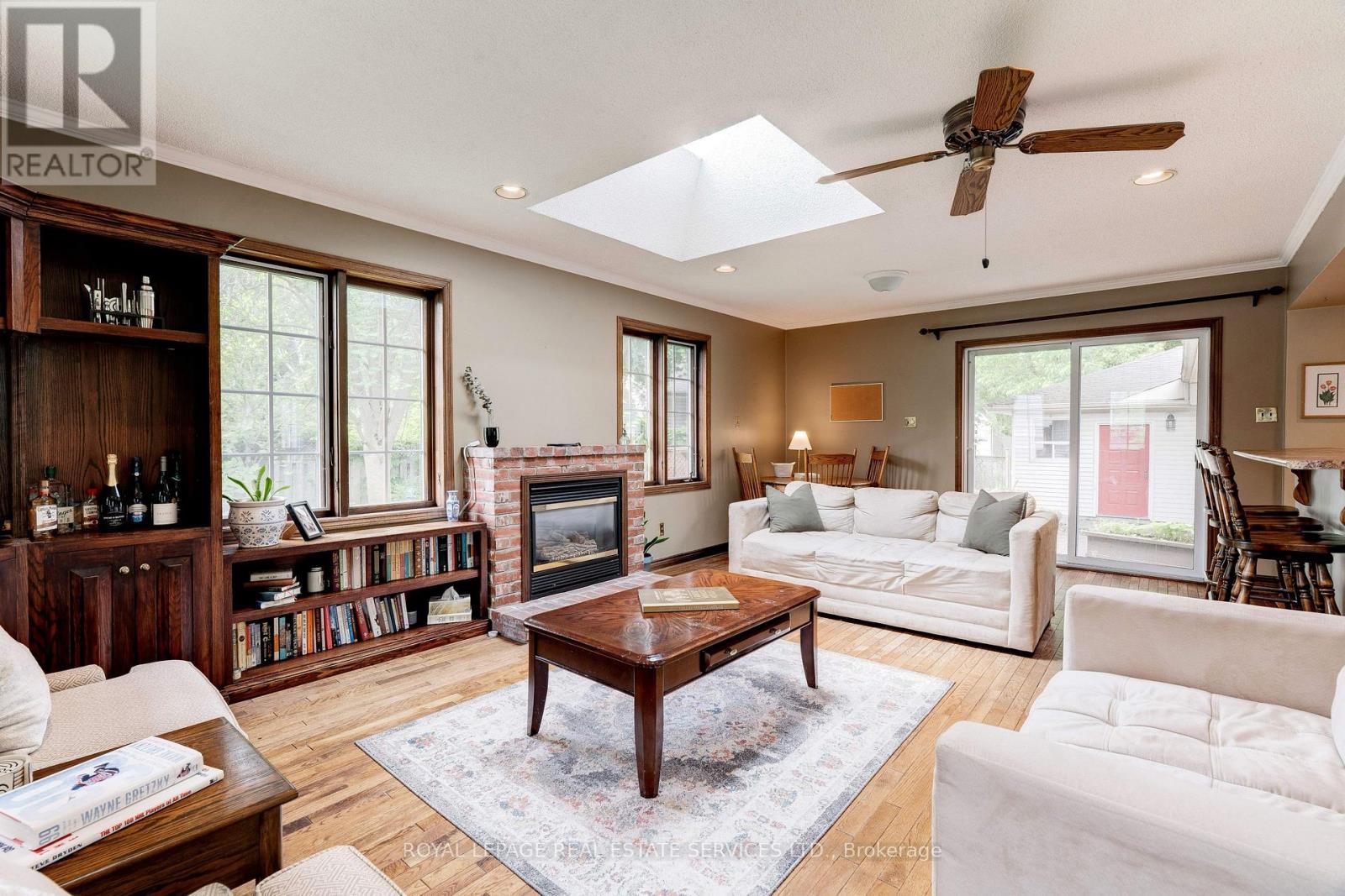 












478 AVON CRESCENT

,
Oakville,




Ontario
L6J2T4

