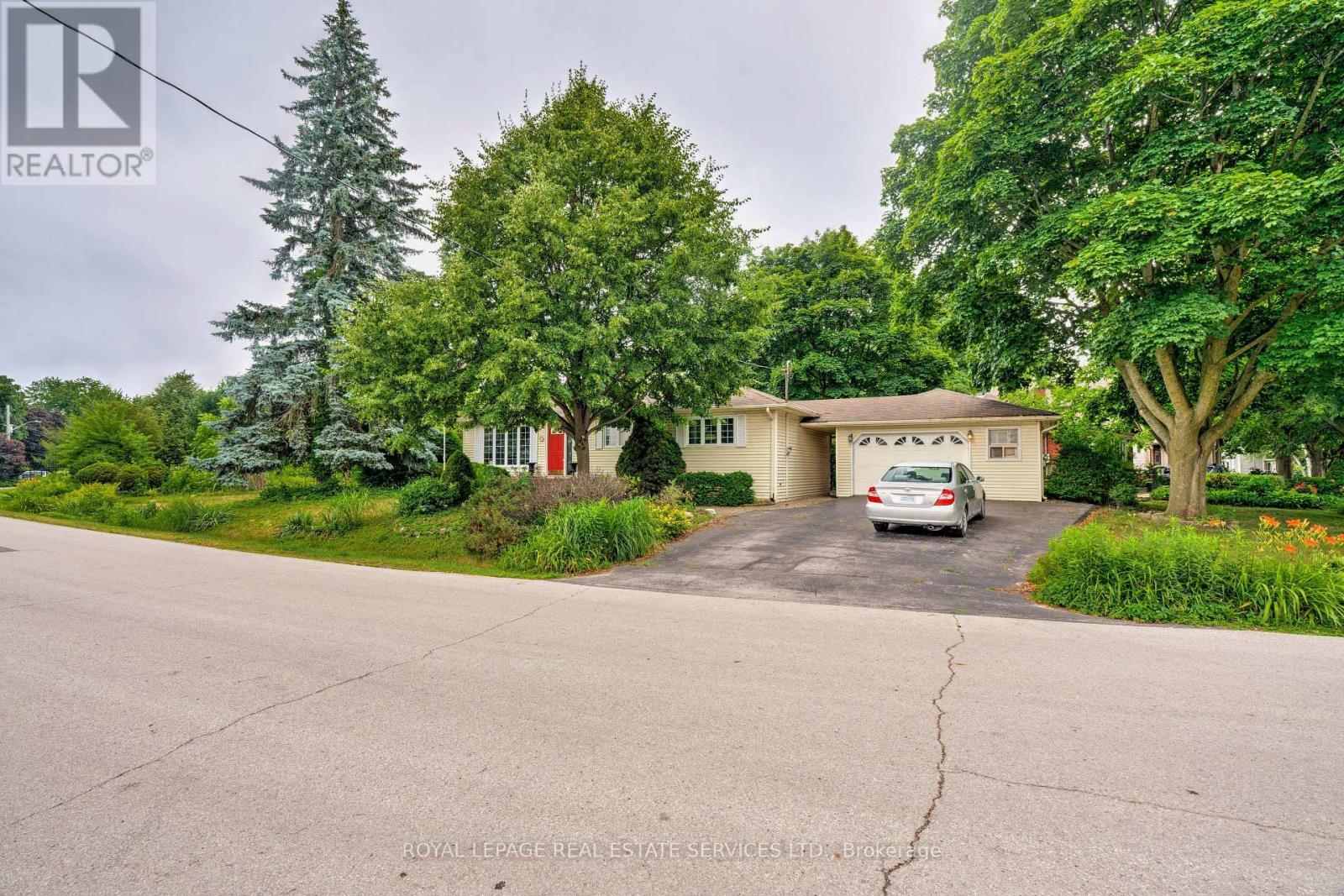 












478 AVON CRESCENT

,
Oakville,




Ontario
L6J2T4


