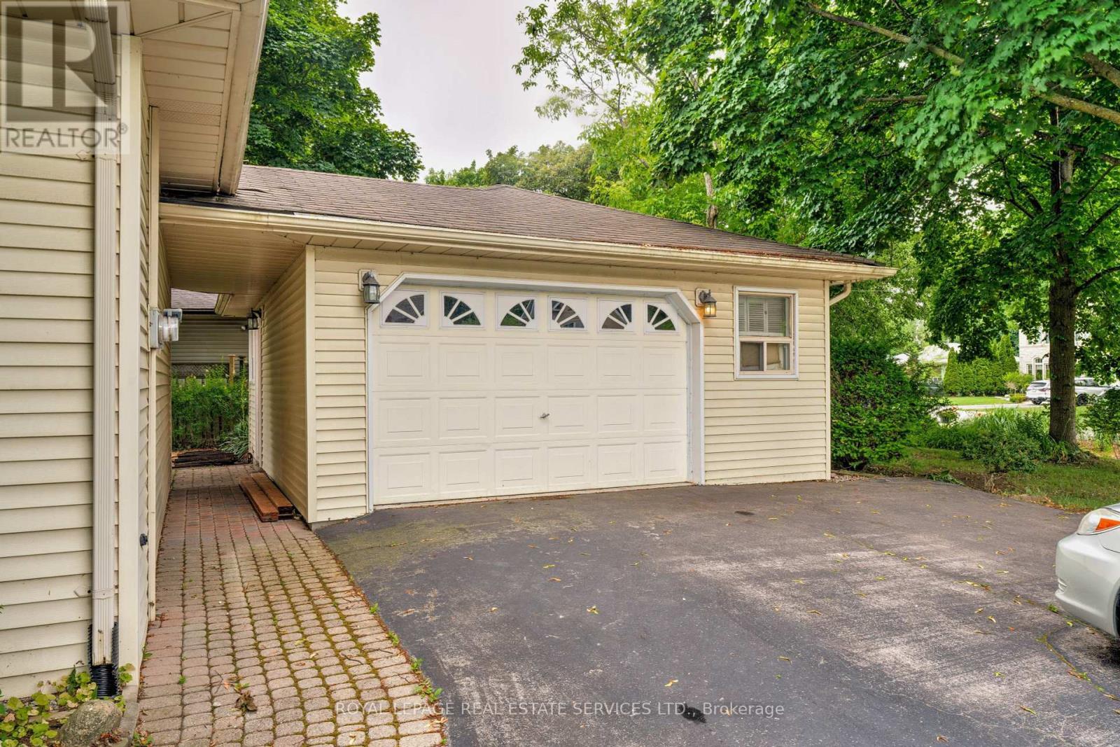 












478 AVON CRESCENT

,
Oakville,




Ontario
L6J2T4

