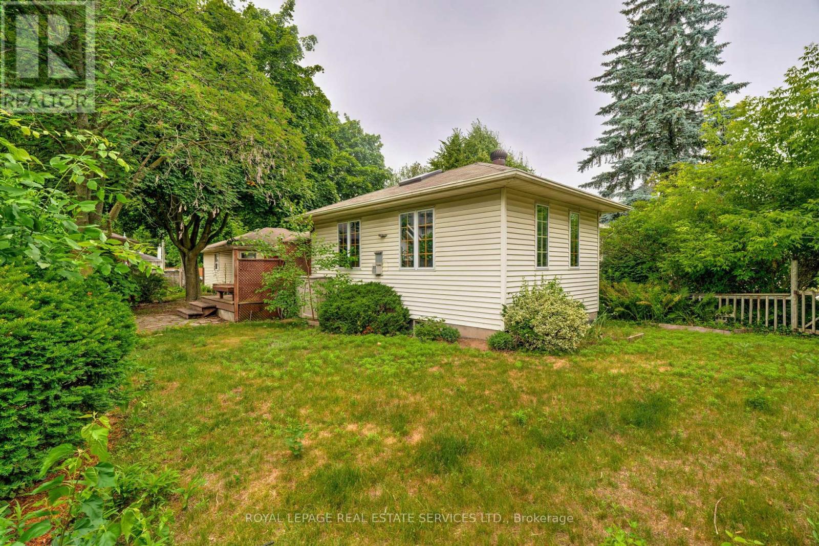 












478 AVON CRESCENT

,
Oakville,




Ontario
L6J2T4

