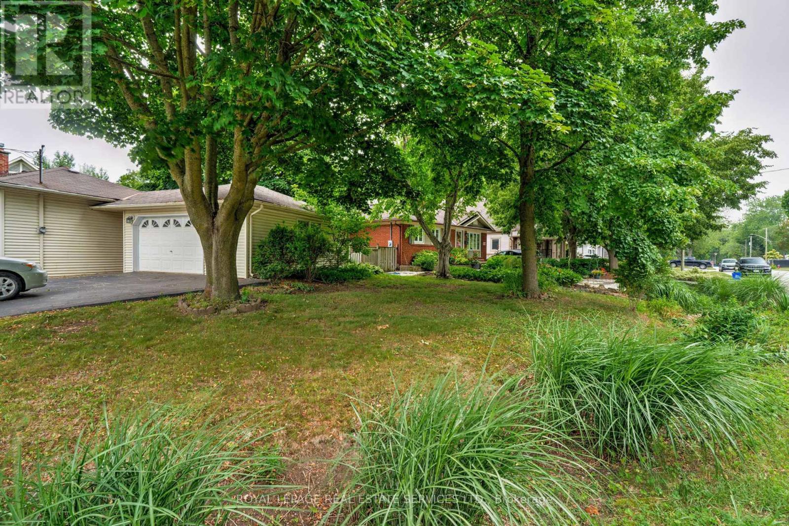 












478 AVON CRESCENT

,
Oakville,




Ontario
L6J2T4


