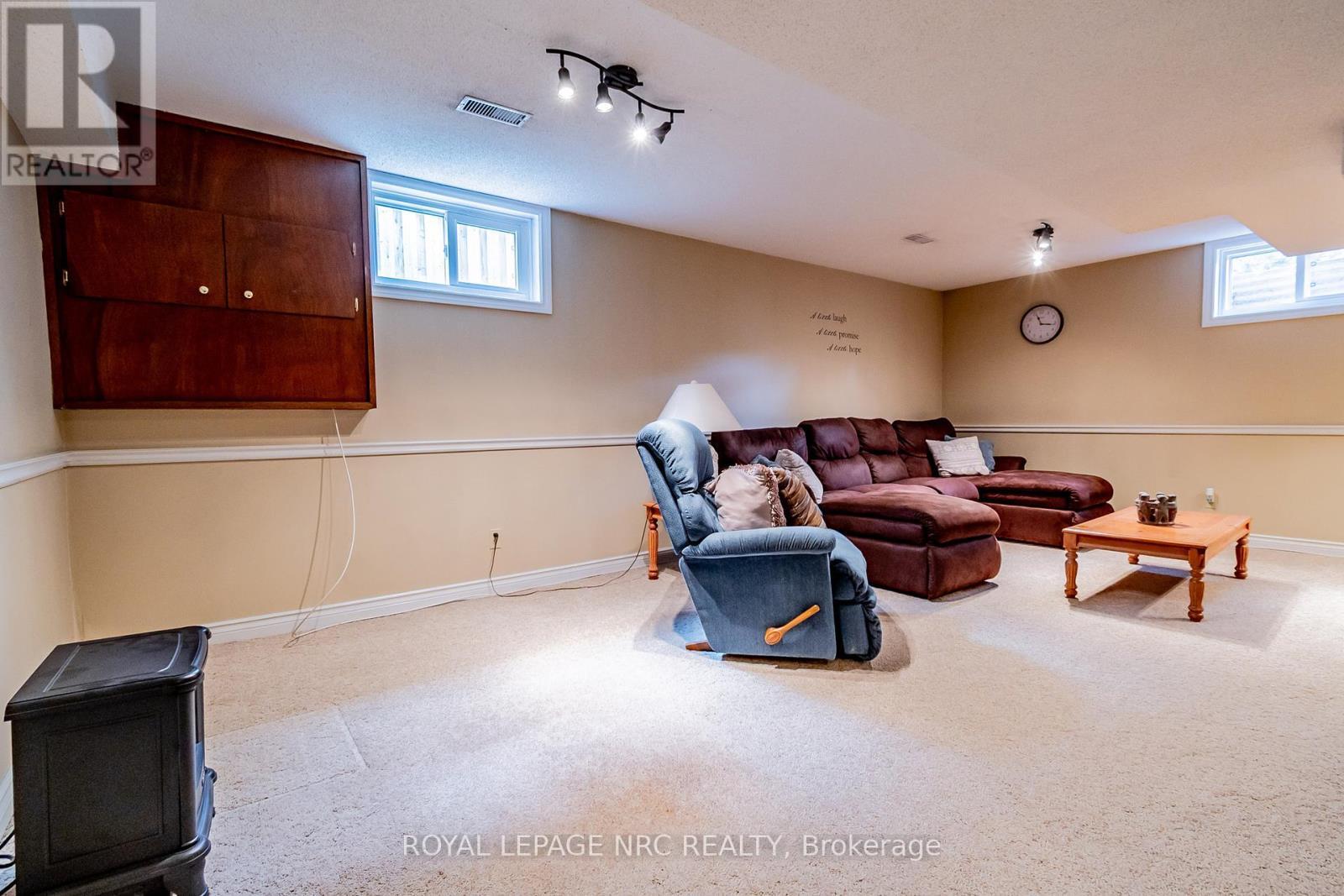 












2675 MOUNTAINCREST AVENUE

,
Niagara Falls (Church's Lane),




Ontario
L2J4H8

