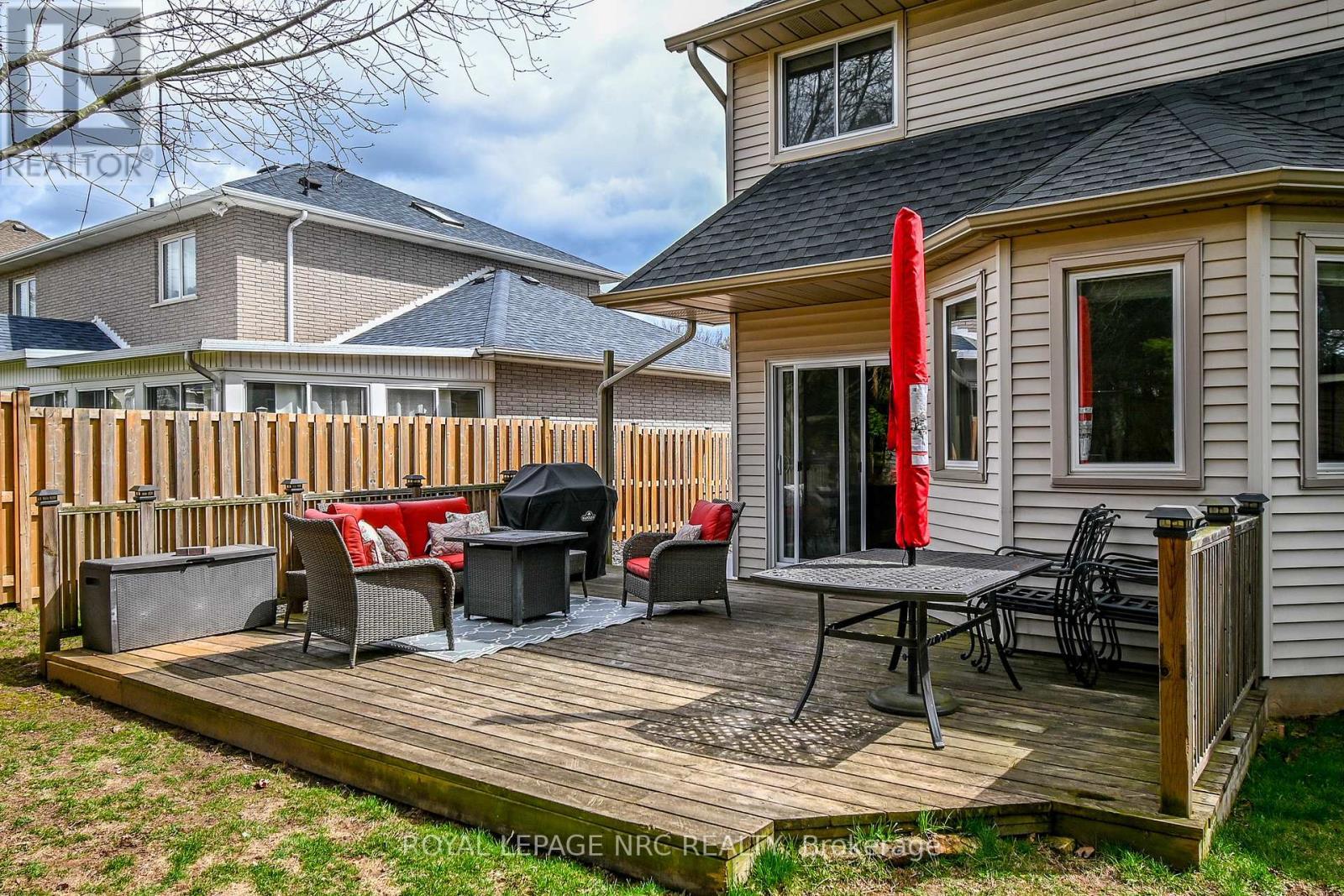 












2675 MOUNTAINCREST AVENUE

,
Niagara Falls (Church's Lane),




Ontario
L2J4H8

