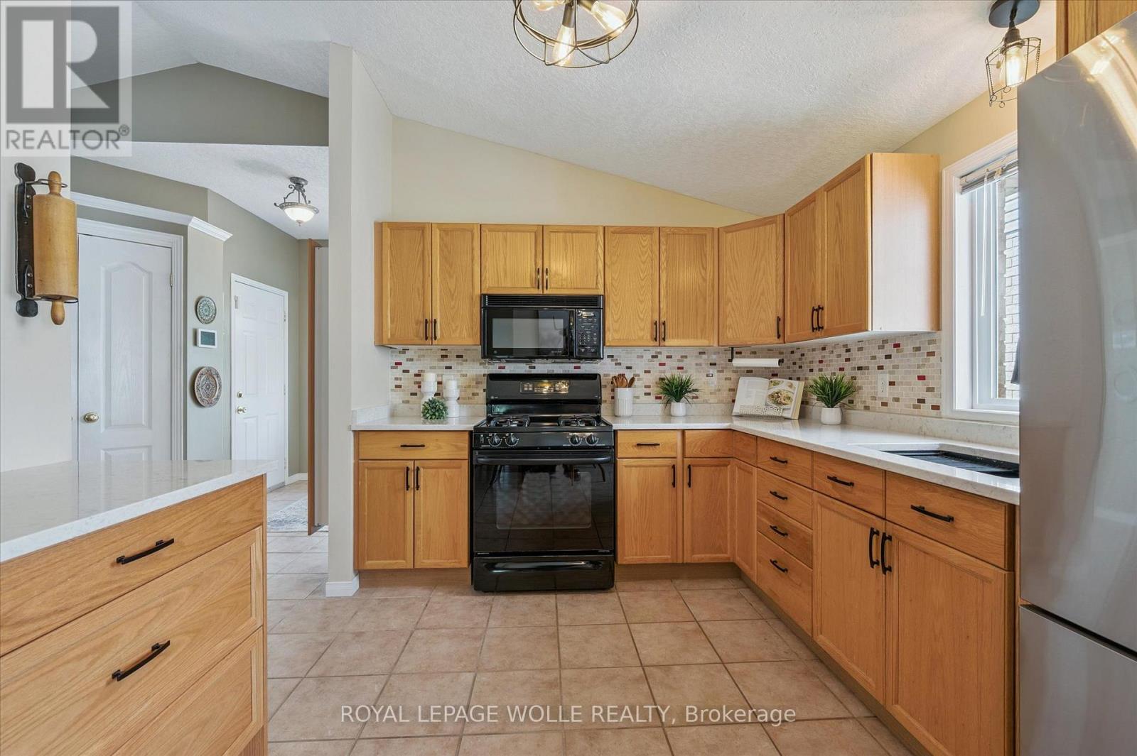 












576 WINDJAMMER WAY

,
Waterloo,




Ontario
N2K3Z5

