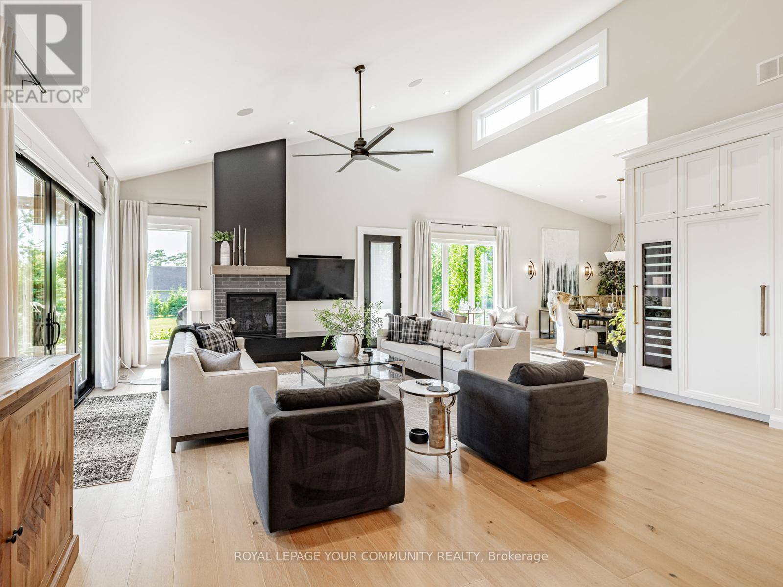 












807 GANTON ROAD

,
Uxbridge,




Ontario
L9P1R3

