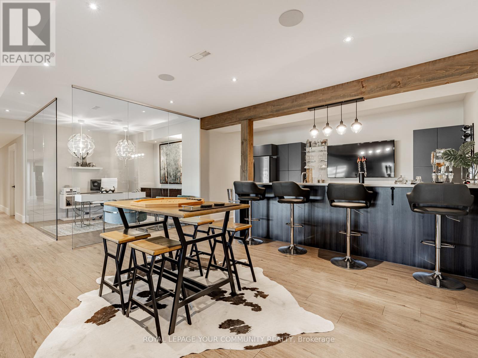 












807 GANTON ROAD

,
Uxbridge,




Ontario
L9P1R3

