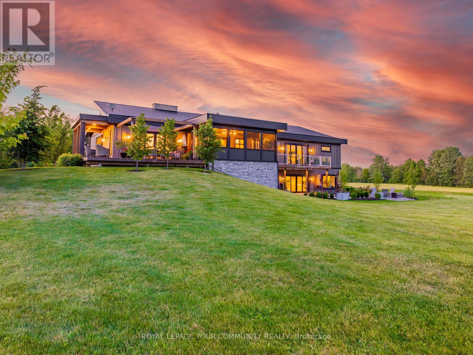 












807 GANTON ROAD

,
Uxbridge,




Ontario
L9P1R3

