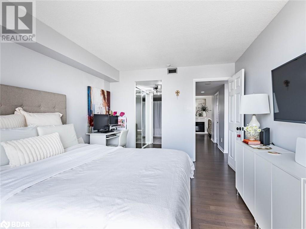 












50 EGLINTON Avenue W Unit# 601

,
Mississauga,




Ontario
L5R3P5

