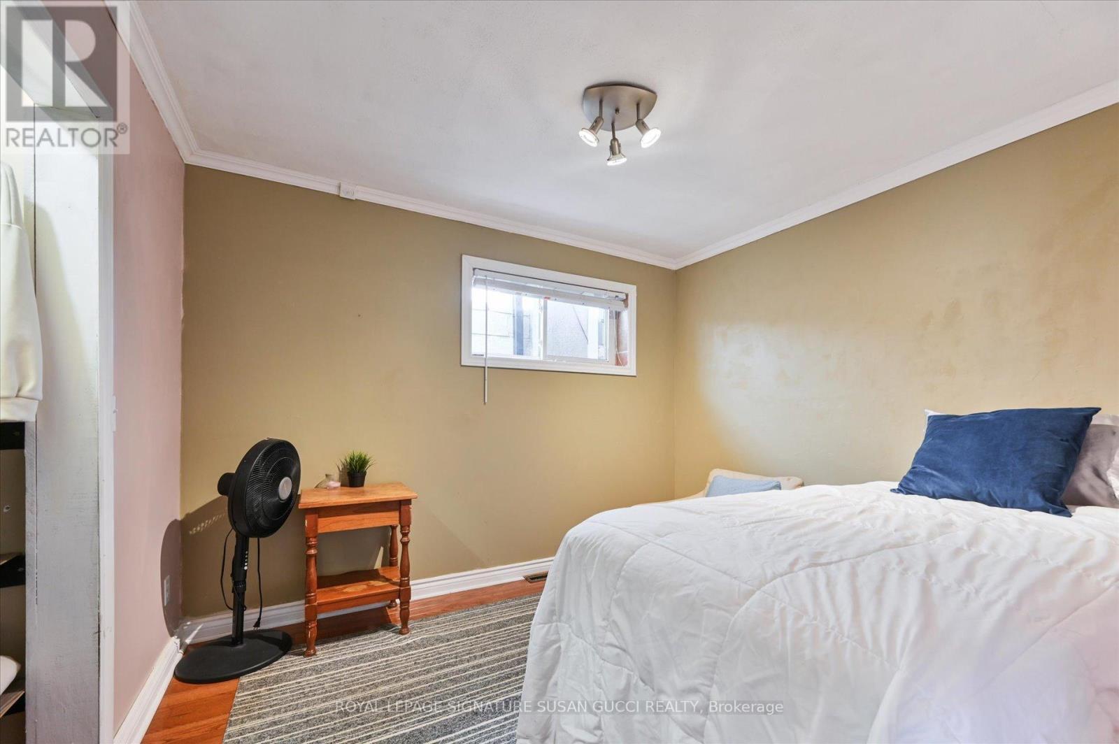 












982 COSBURN AVENUE

,
Toronto,




Ontario
M4C2X1

