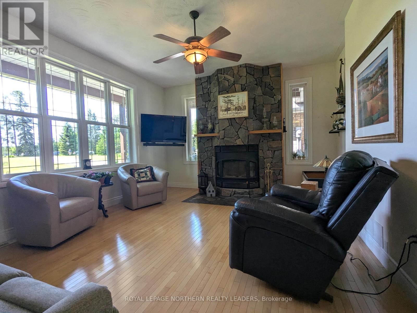 












270 CARON ROAD

,
Timmins (MTJ - Mountjoy Rural),







Ontario
P4R0H4

