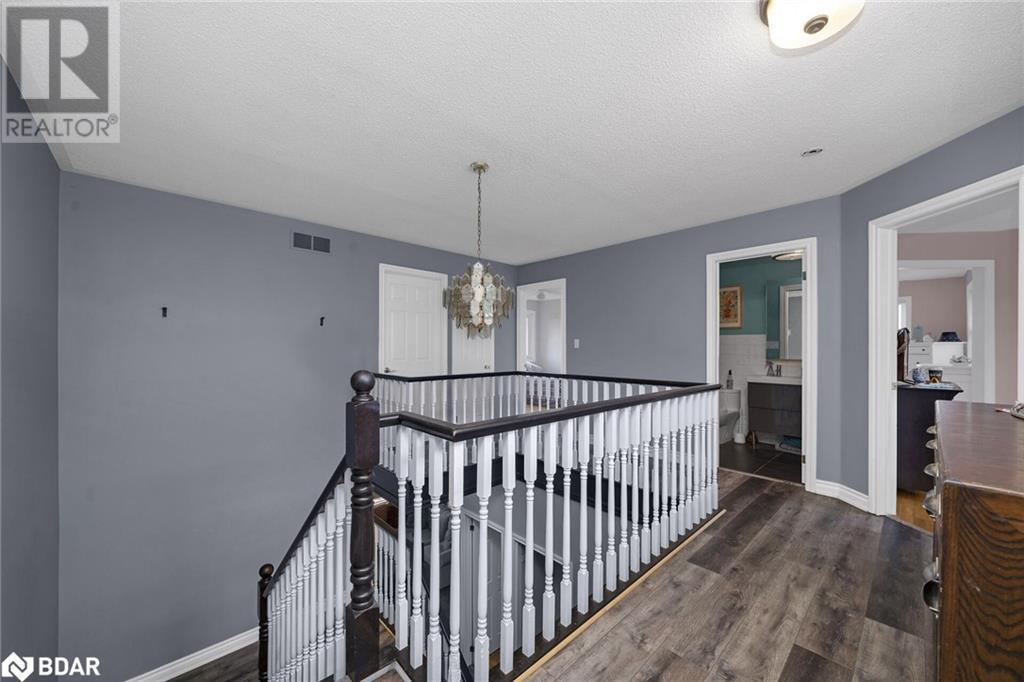 












692 CONCESSION 5 Road W

,
Waterdown,




Ontario
L9H5E2

