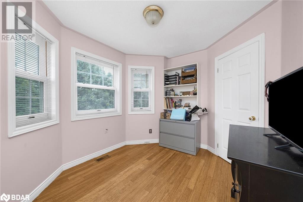 












692 CONCESSION 5 Road W

,
Waterdown,




Ontario
L9H5E2

