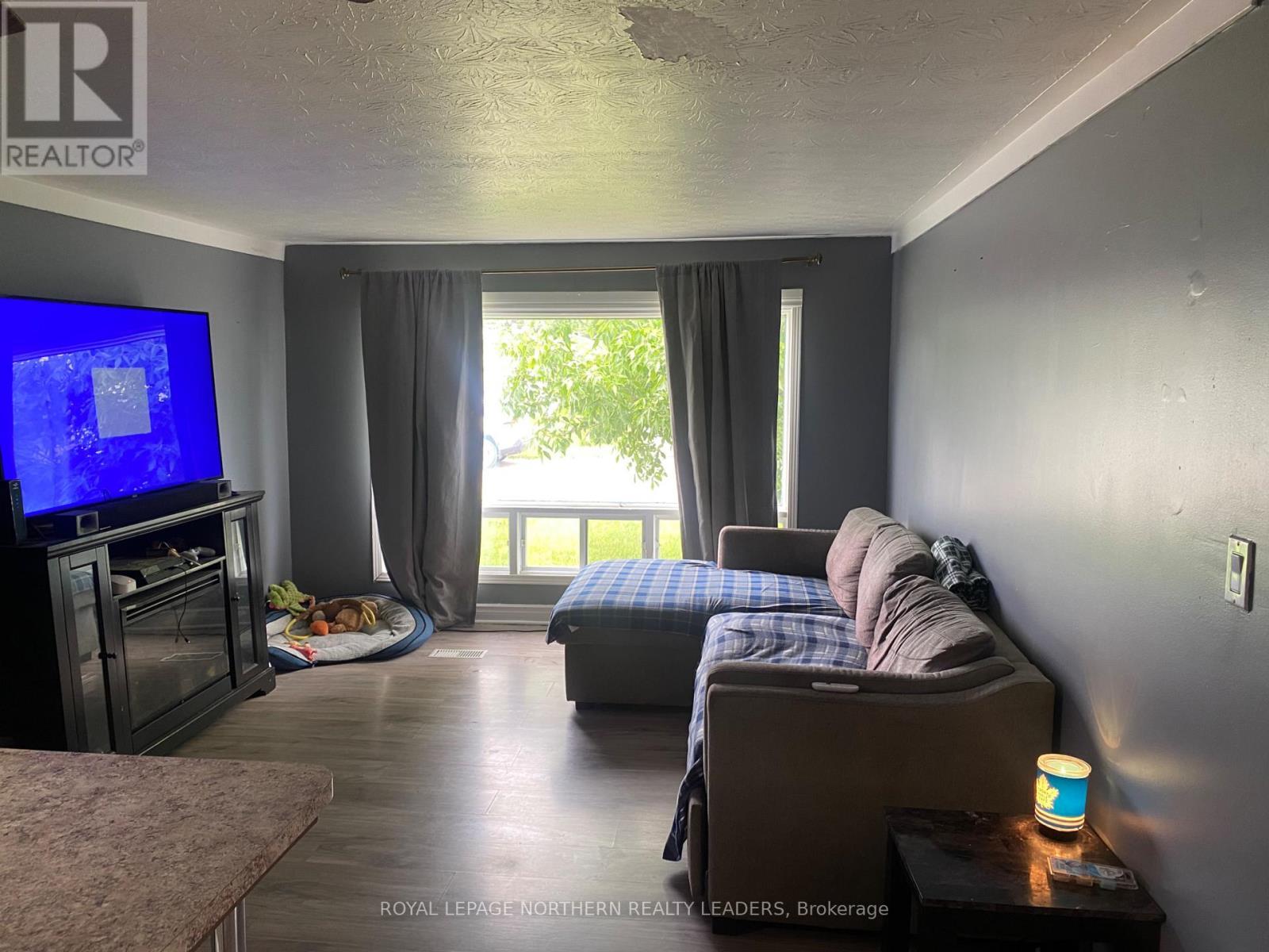 












50 NOTRE DAME PLACE

,
Timmins (MTJ - Mountjoy Rural),




Ontario
P4N8R8

