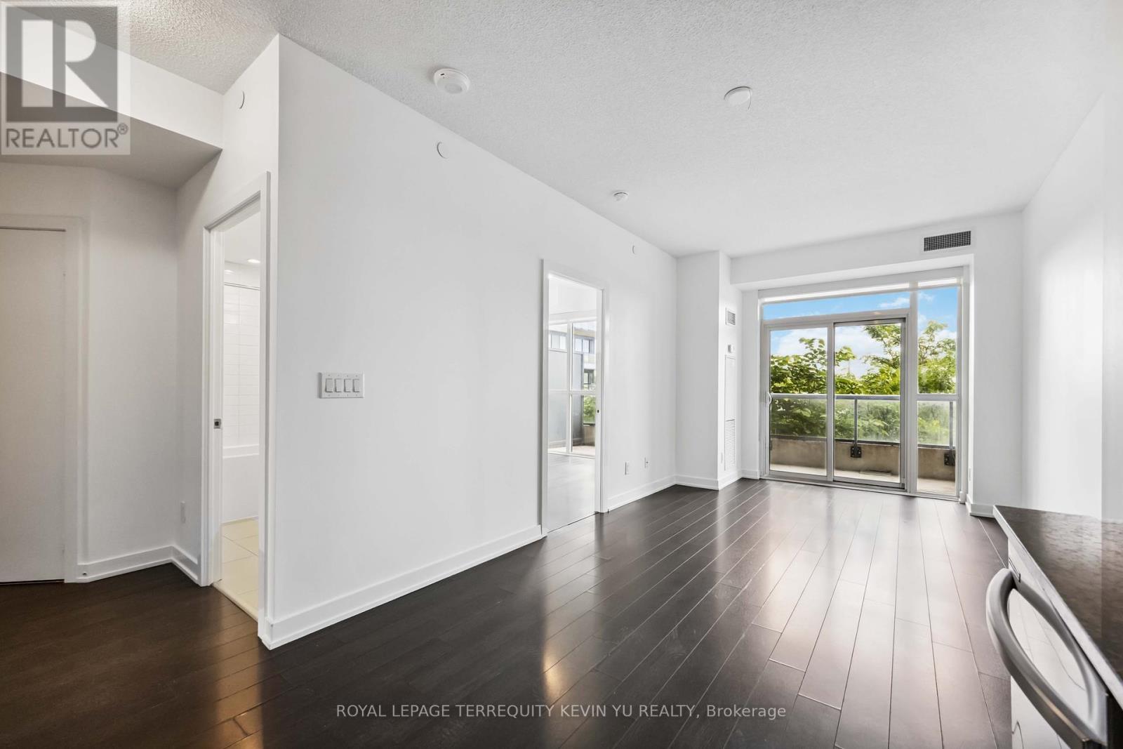 












311 - 1603 EGLINTON AVENUE W

,
Toronto,




Ontario
M6E0A1

