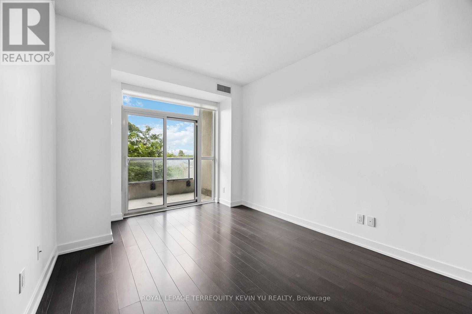 












311 - 1603 EGLINTON AVENUE W

,
Toronto,




Ontario
M6E0A1

