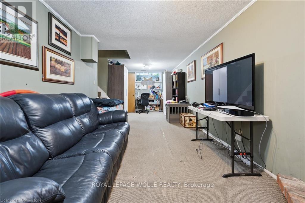












31 DRIFTWOOD PLACE

,
Kitchener,




Ontario
N2N1W3

