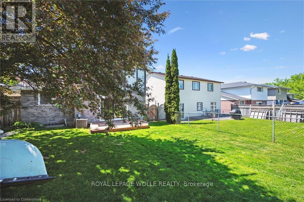 












31 DRIFTWOOD PLACE

,
Kitchener,




Ontario
N2N1W3

