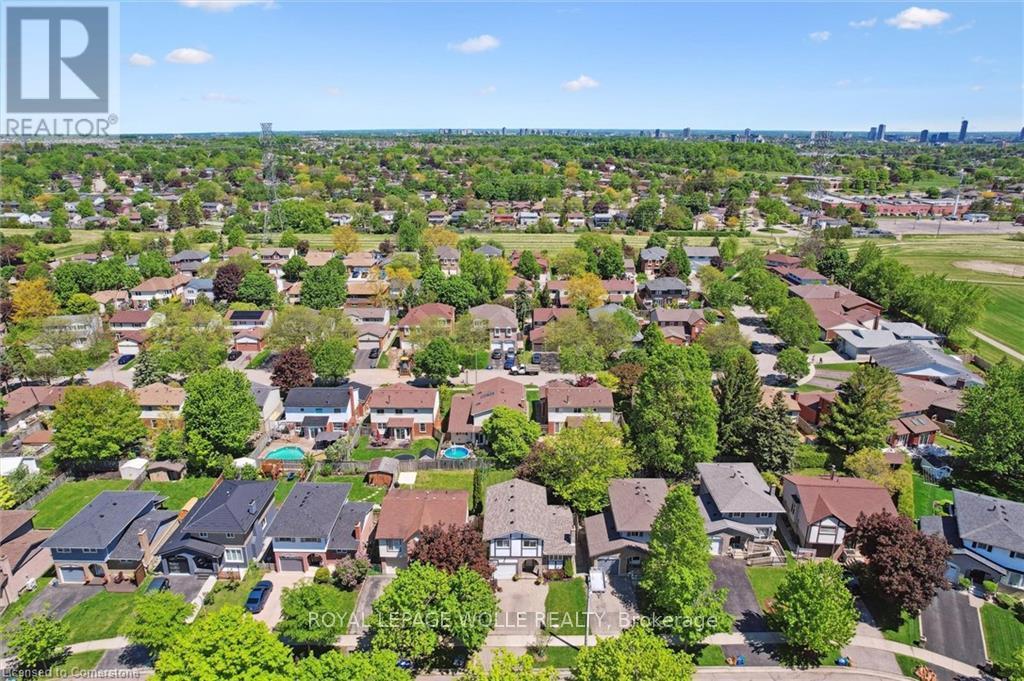 












31 DRIFTWOOD PLACE

,
Kitchener,




Ontario
N2N1W3

