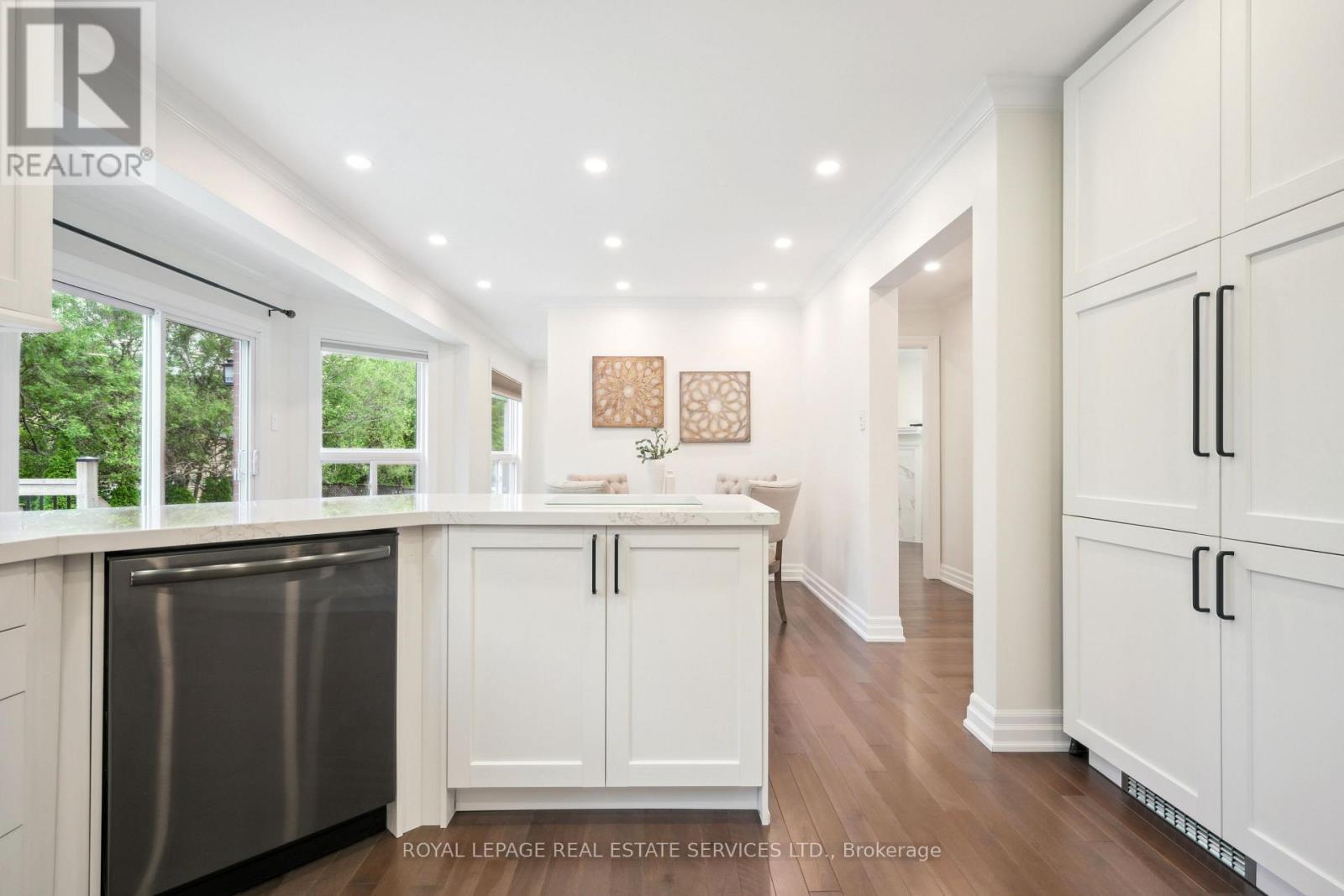 












1291 SADDLER CIRCLE

,
Oakville,




Ontario
L6M2X7

