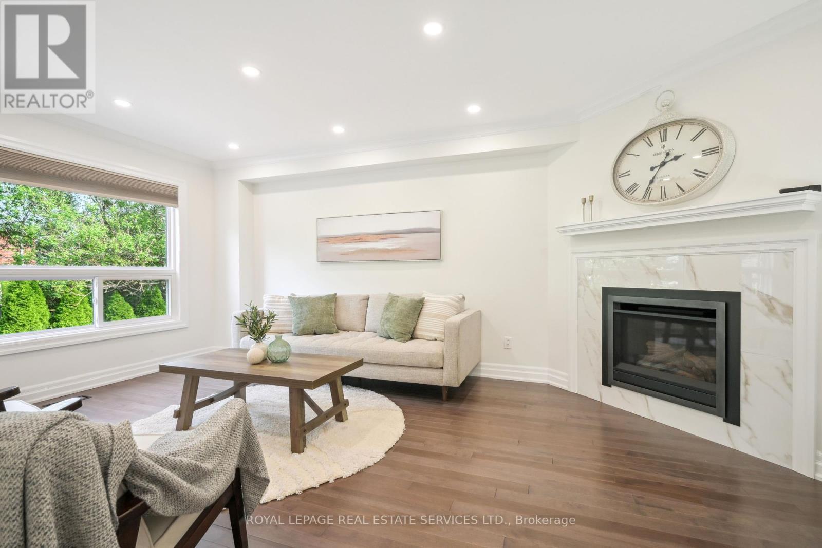 












1291 SADDLER CIRCLE

,
Oakville,




Ontario
L6M2X7

