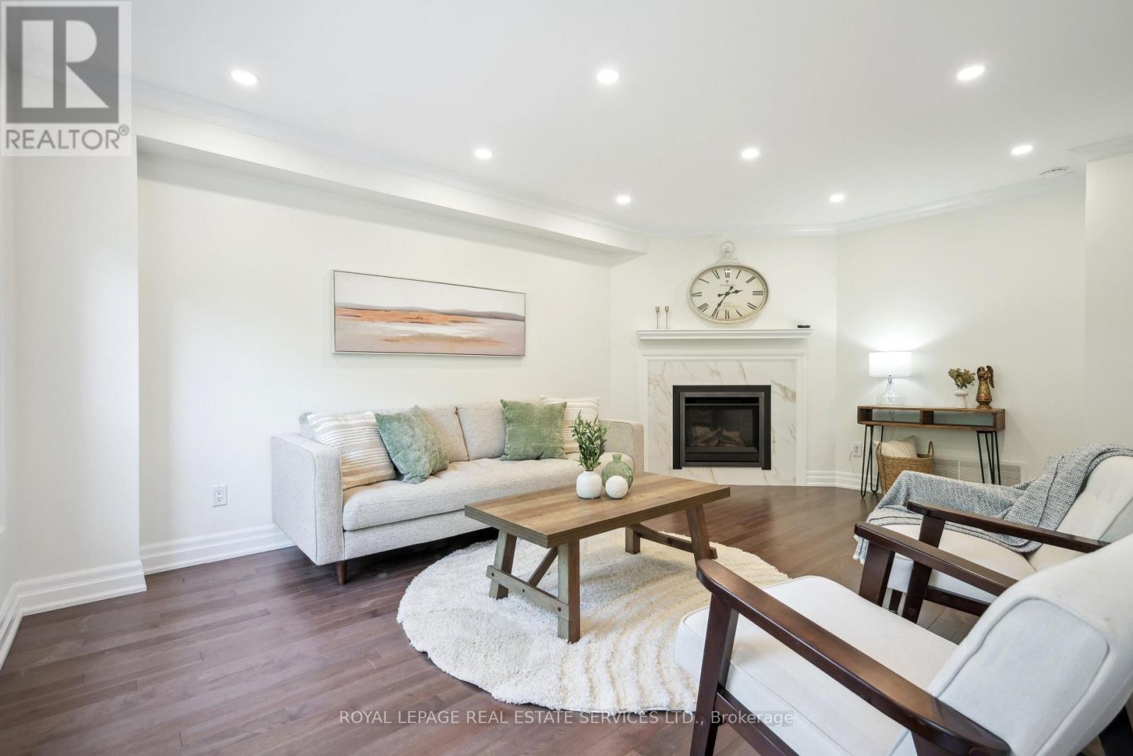 












1291 SADDLER CIRCLE

,
Oakville,




Ontario
L6M2X7

