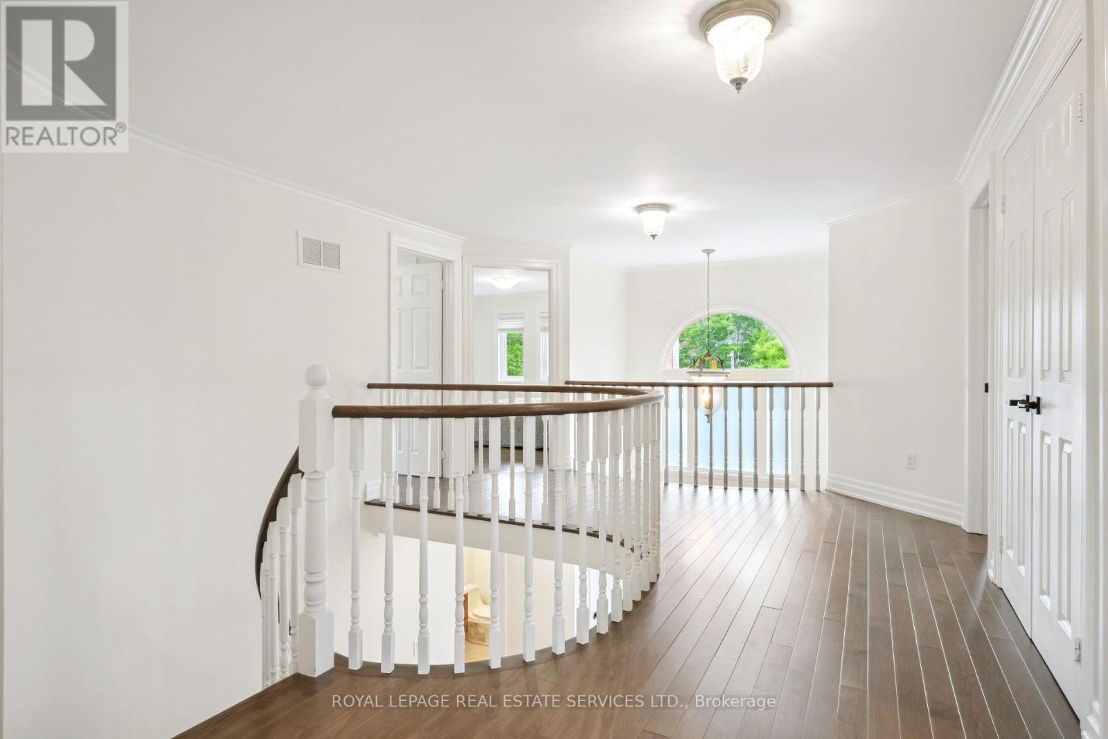 












1291 SADDLER CIRCLE

,
Oakville,




Ontario
L6M2X7

