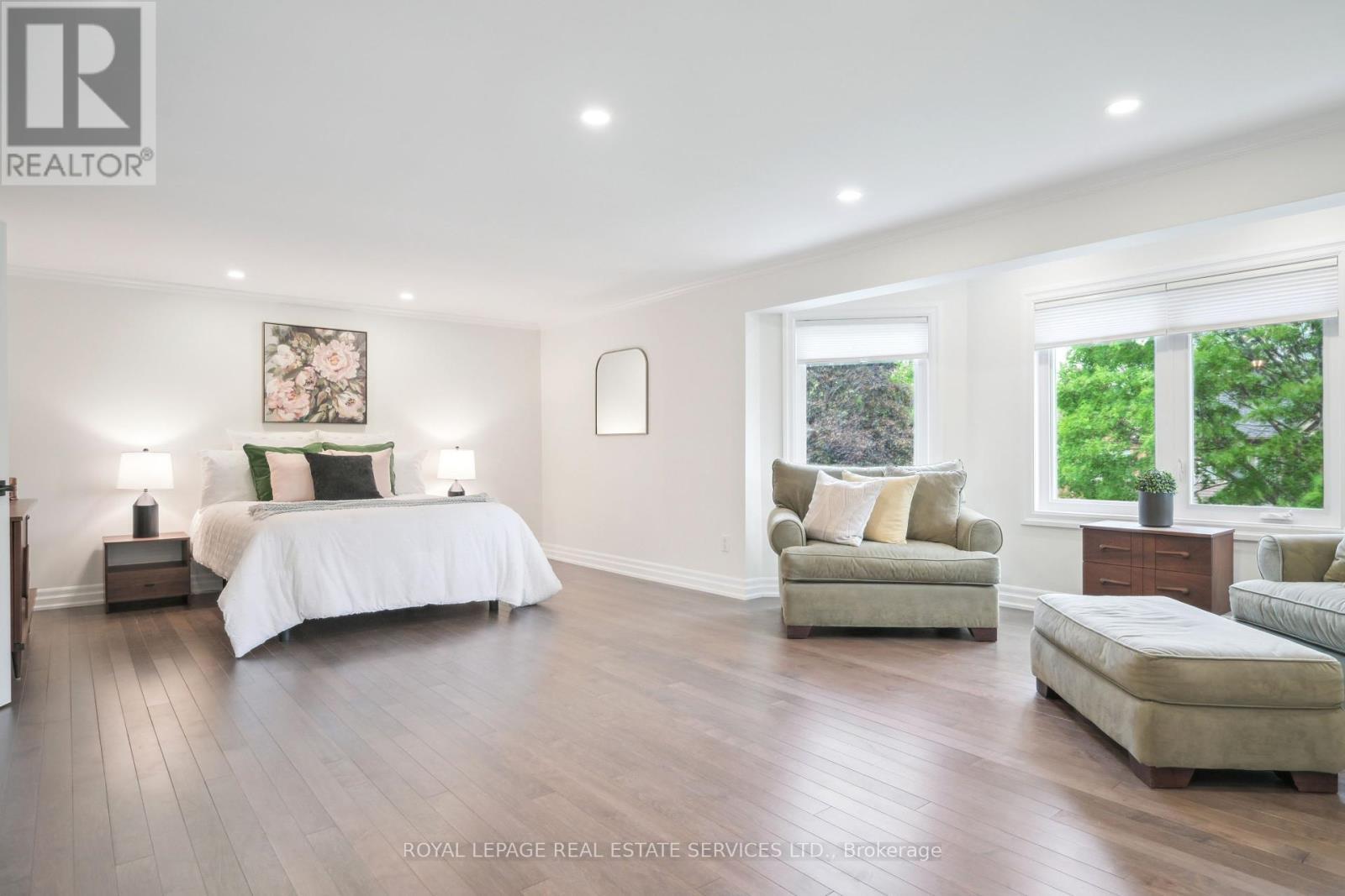 












1291 SADDLER CIRCLE

,
Oakville,




Ontario
L6M2X7

