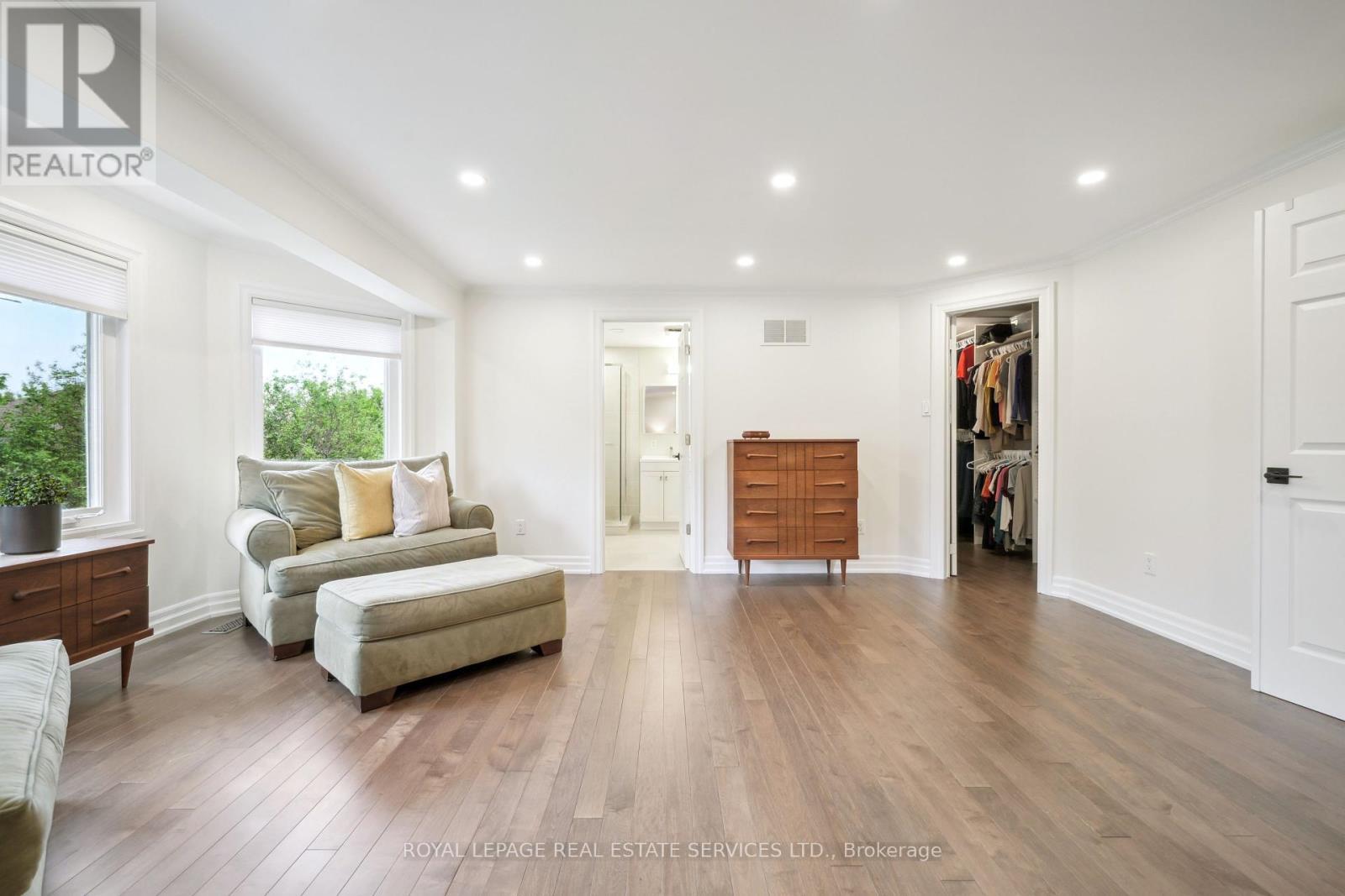 












1291 SADDLER CIRCLE

,
Oakville,




Ontario
L6M2X7

