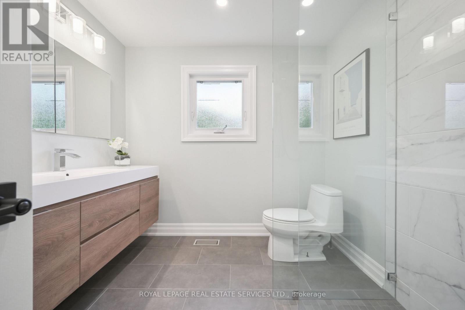 












1291 SADDLER CIRCLE

,
Oakville,




Ontario
L6M2X7

