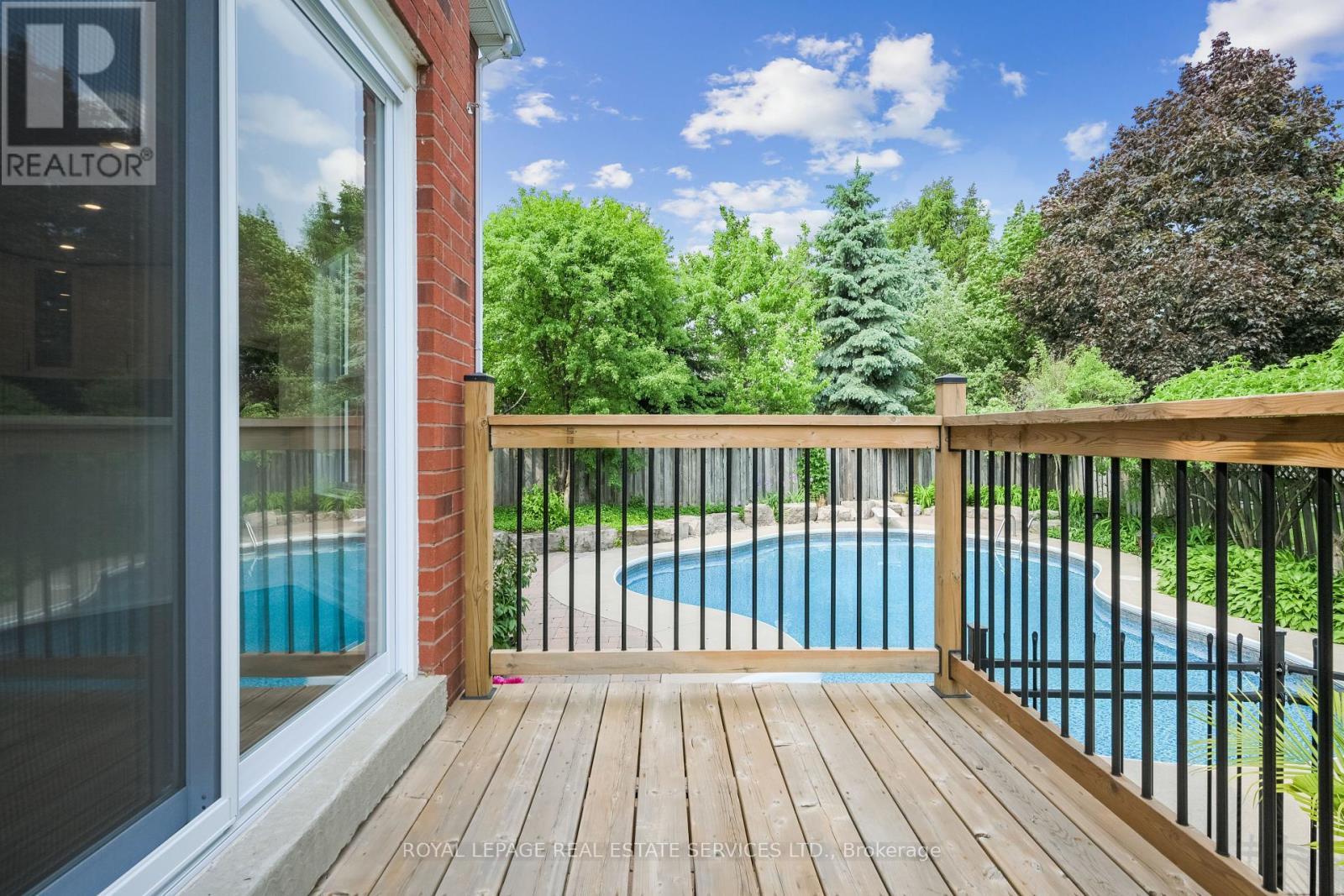 












1291 SADDLER CIRCLE

,
Oakville,




Ontario
L6M2X7

