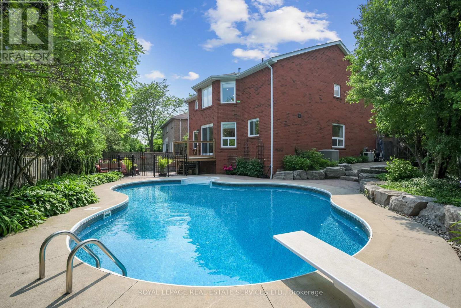 












1291 SADDLER CIRCLE

,
Oakville,




Ontario
L6M2X7

