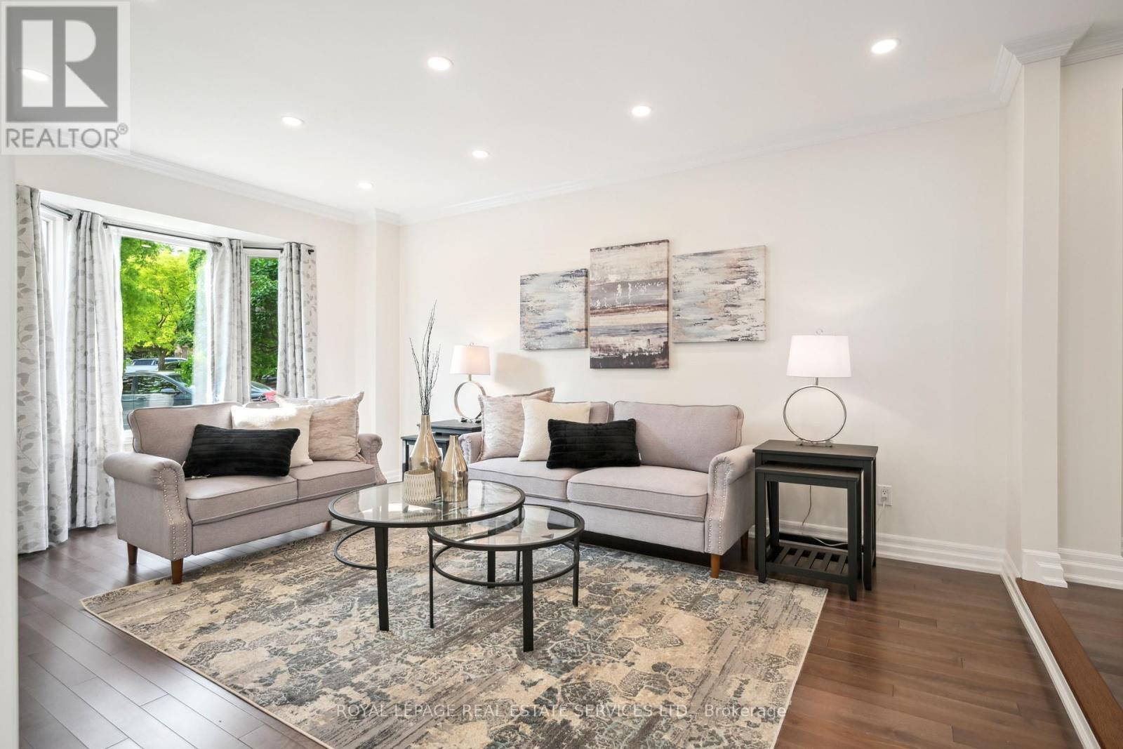 












1291 SADDLER CIRCLE

,
Oakville,




Ontario
L6M2X7


