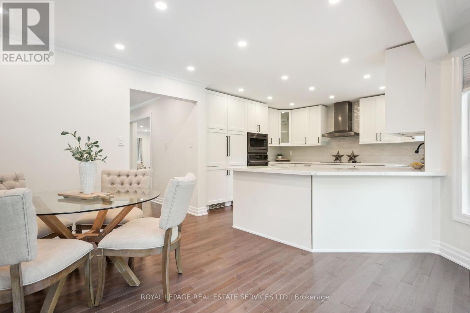 












1291 SADDLER CIRCLE

,
Oakville,




Ontario
L6M2X7

