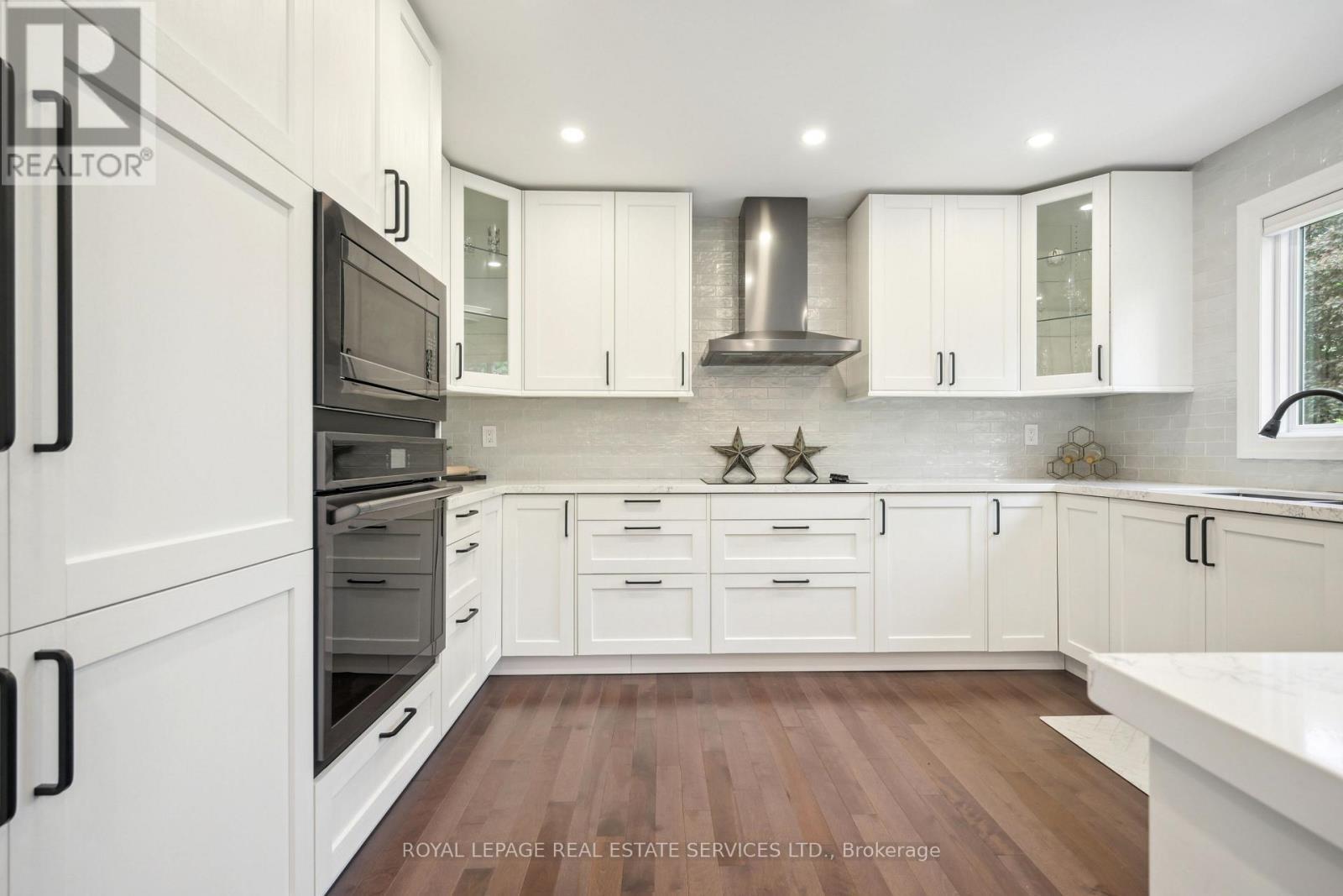












1291 SADDLER CIRCLE

,
Oakville,




Ontario
L6M2X7

