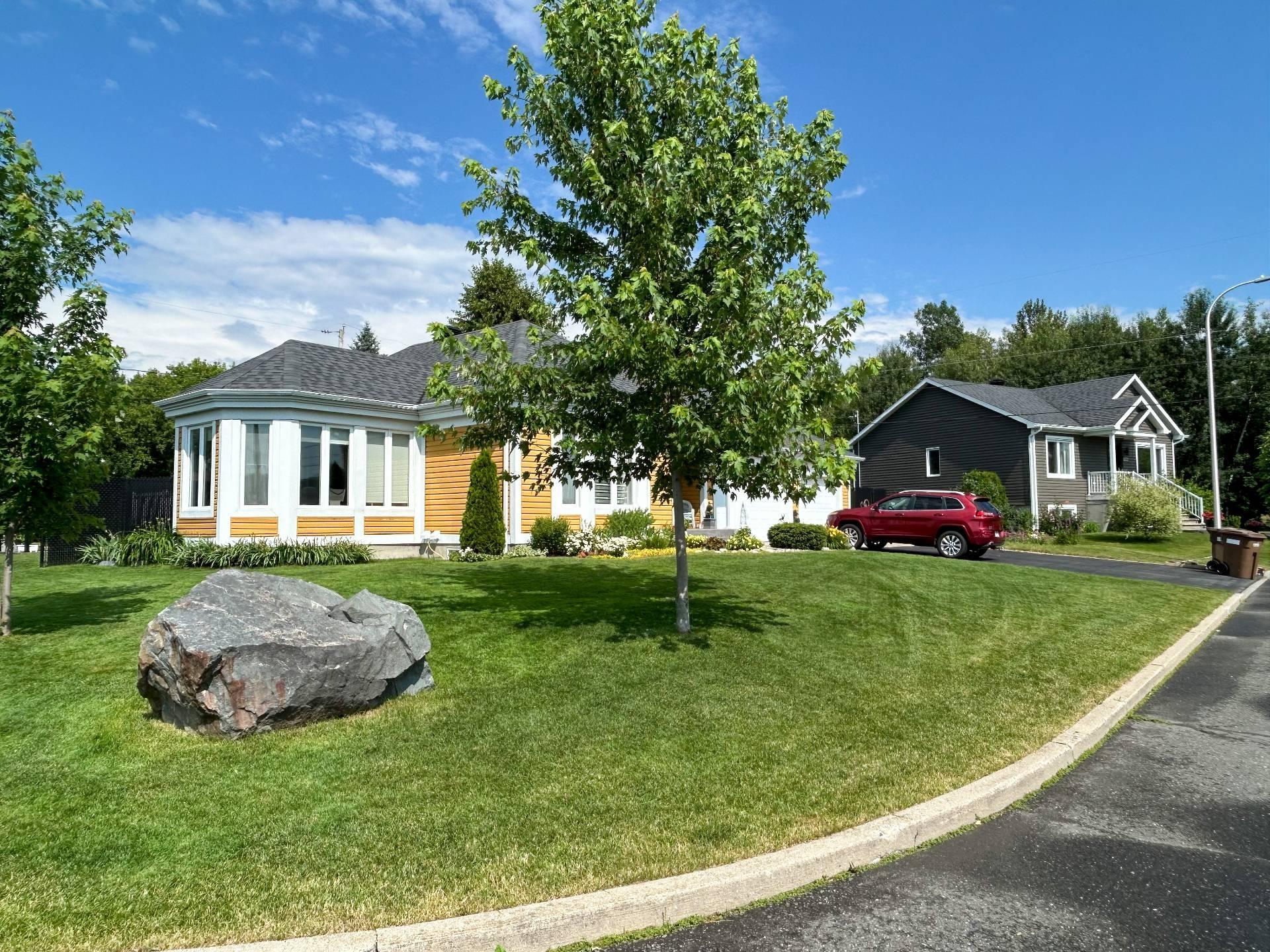 









2670


Rue Mongeau

,
Drummondville,




QC
J2B8G1

